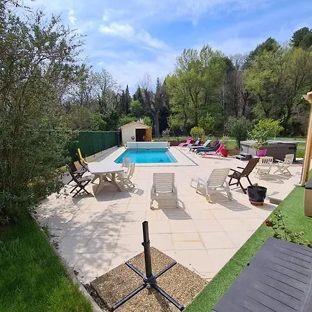 Hébergement de vacances Maison Avec Rivière, Piscine, Spa, Sauna Infrarouge,terrain Boules, Ping-pong, Volley Et Badminton Sainte-Tulle