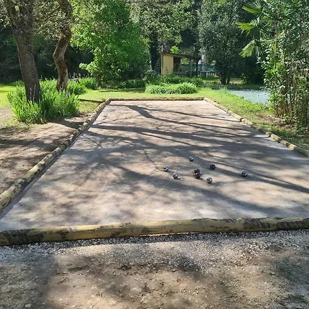 Maison Avec Rivière, Piscine, Spa, Sauna Infrarouge,terrain Boules, Ping-pong, Volley Et Badminton