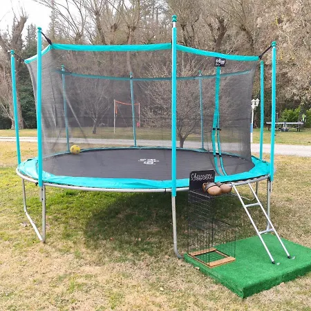 Hébergement de vacances Maison Avec Rivière, Piscine, Spa, Sauna Infrarouge,terrain Boules, Ping-pong, Volley Et Badminton Sainte-Tulle