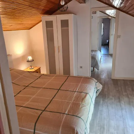 Maison Avec Rivière, Piscine, Spa, Sauna Infrarouge,terrain Boules, Ping-pong, Volley Et Badminton Hébergement de vacances