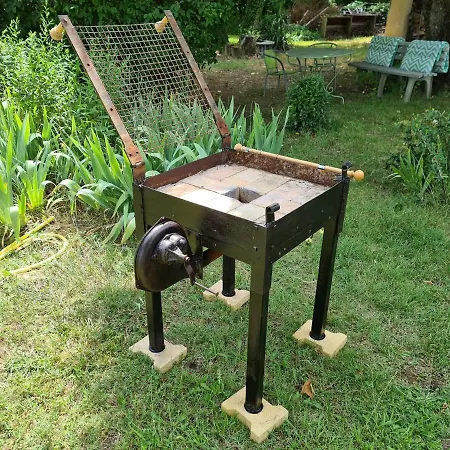 Maison Avec Rivière, Piscine, Spa, Sauna Infrarouge,terrain Boules, Ping-pong, Volley Et Badminton * Sainte-Tulle